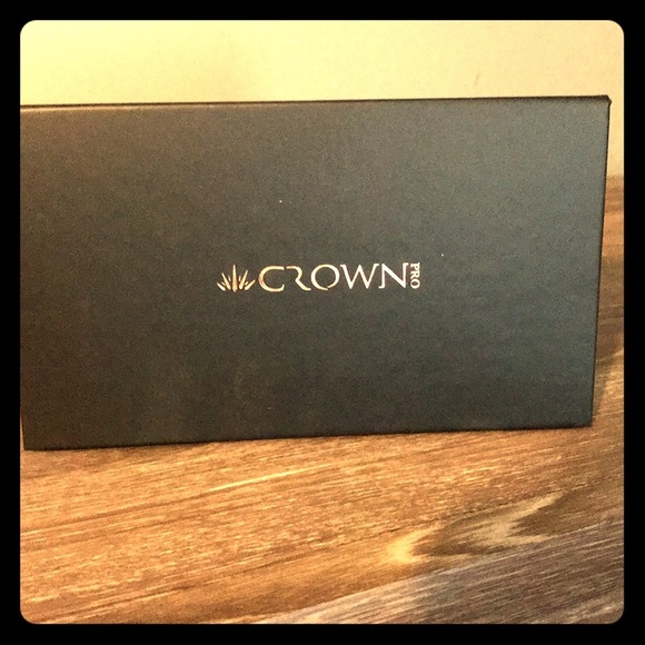 Crown eyeshadow palette - Picture 3 of 3